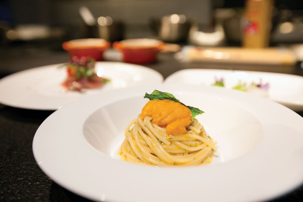 Spaghetti with sea urchin and lettuce  (Photo by Carol Chan)